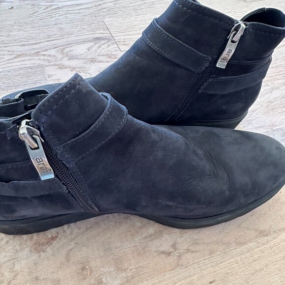 Navy Blue Suede bootie gabor size 8.5 - Picture 8 of 9